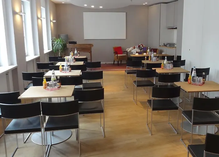 מלון Aussicht Bio Restaurant Cafe 4*