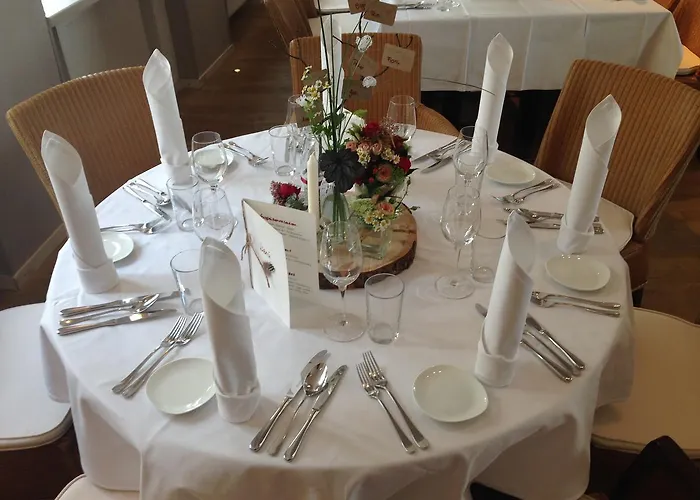 מלון Aussicht Bio Restaurant Cafe 4*