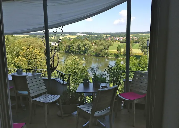 מלון Aussicht Bio Restaurant Cafe 4*